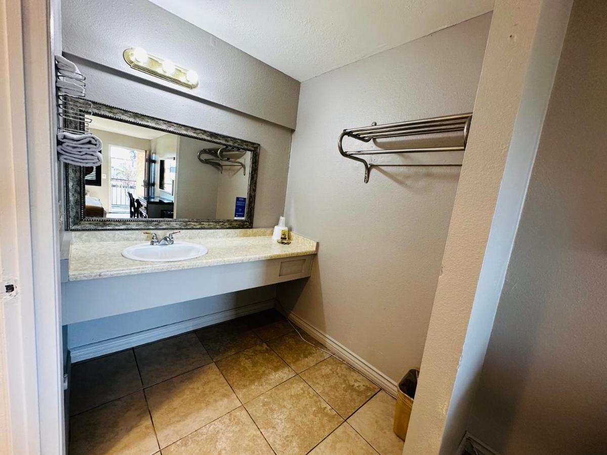 Casa Blanca Express & Suites Cypress Buena Park - Anaheim Area Экстерьер фото