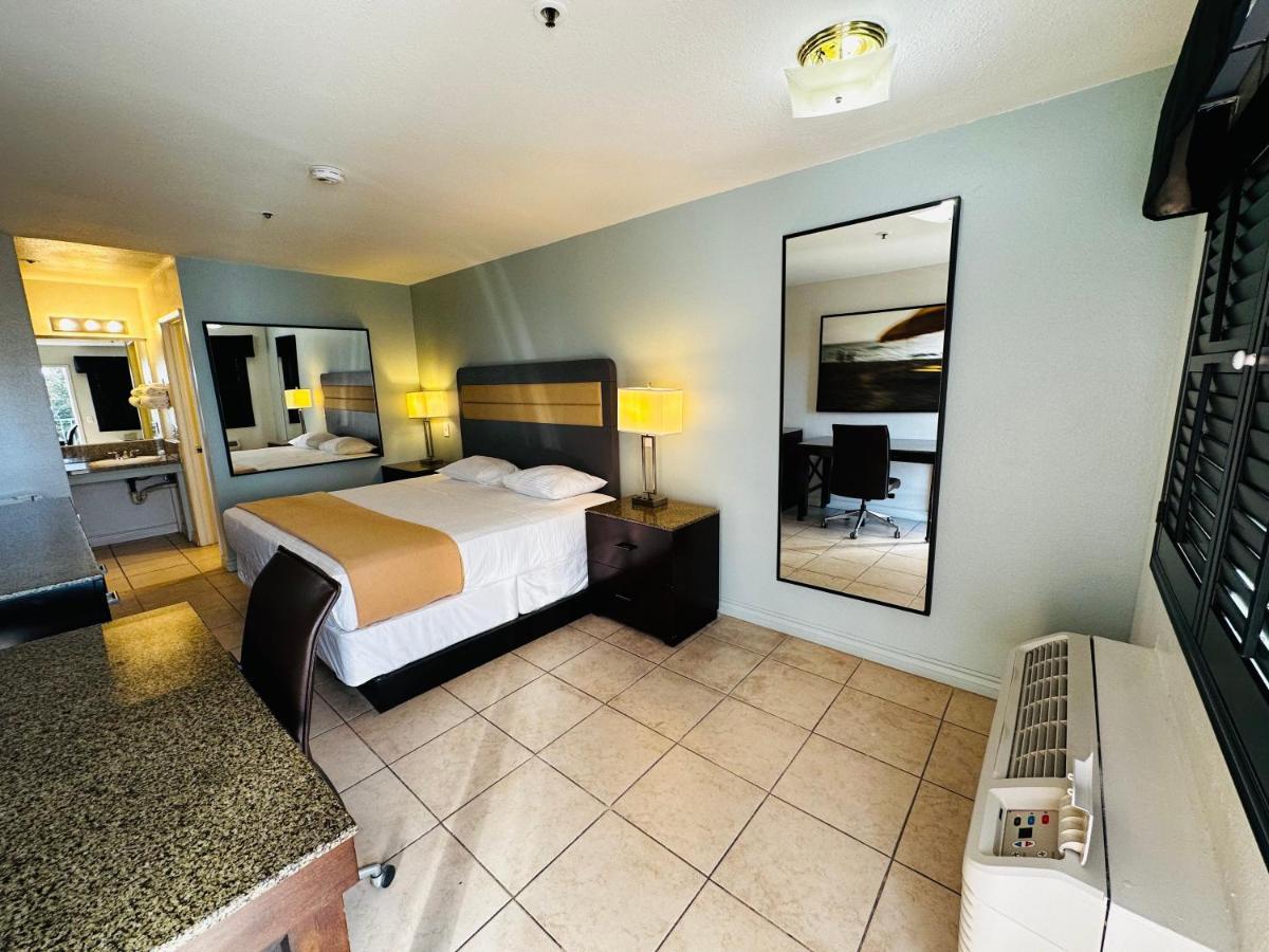 Casa Blanca Express & Suites Cypress Buena Park - Anaheim Area Экстерьер фото